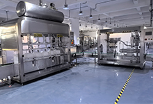 天津大型稱重灌裝機車間圖